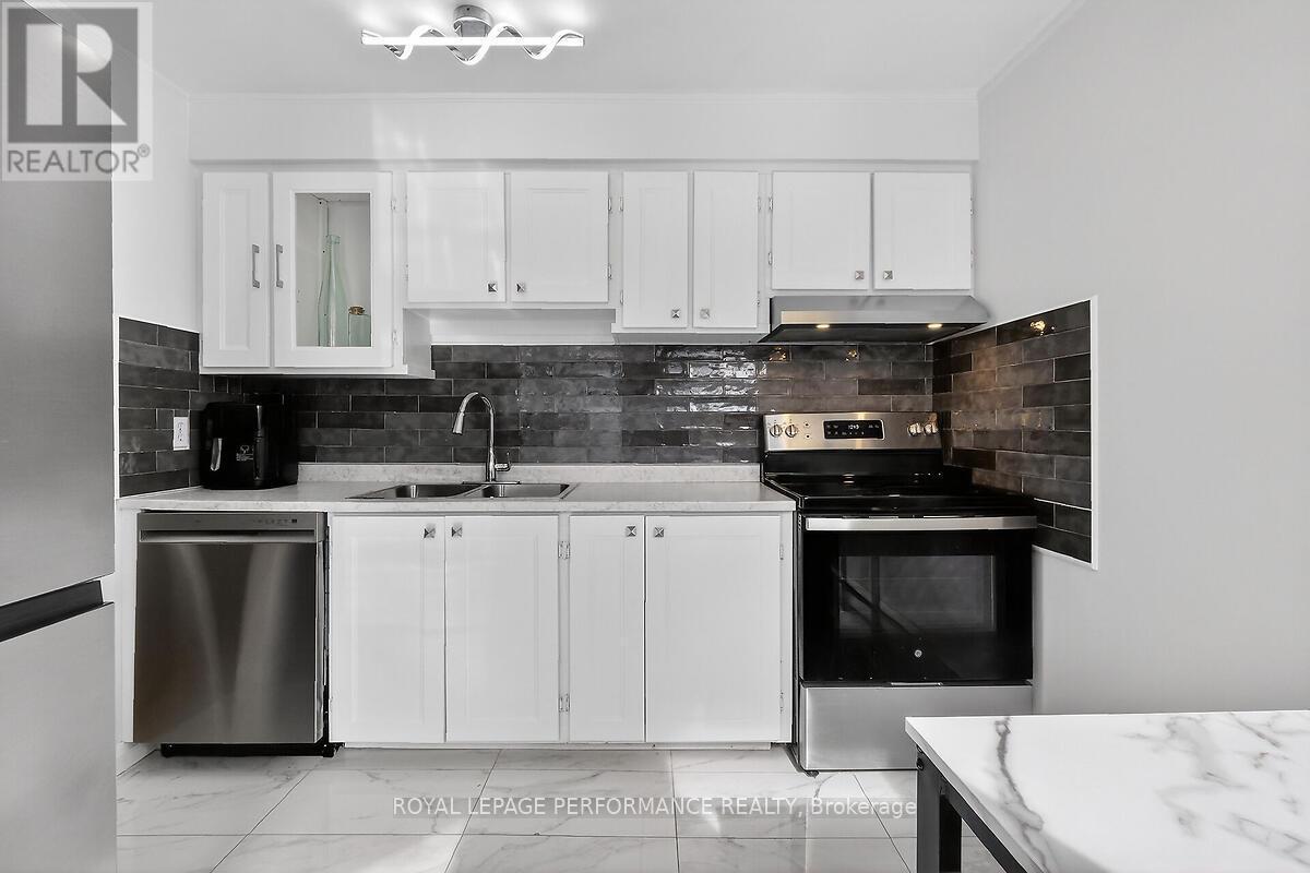 42 Compata Way, Ottawa, ON - Indoor Photo Showing Kitchen With Double Sink