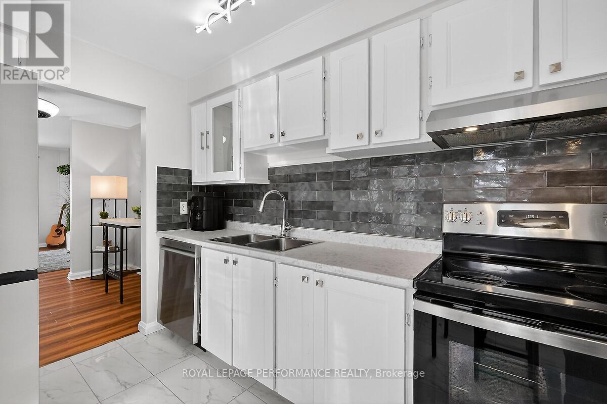 42 Compata Way, Ottawa, ON - Indoor Photo Showing Kitchen With Double Sink