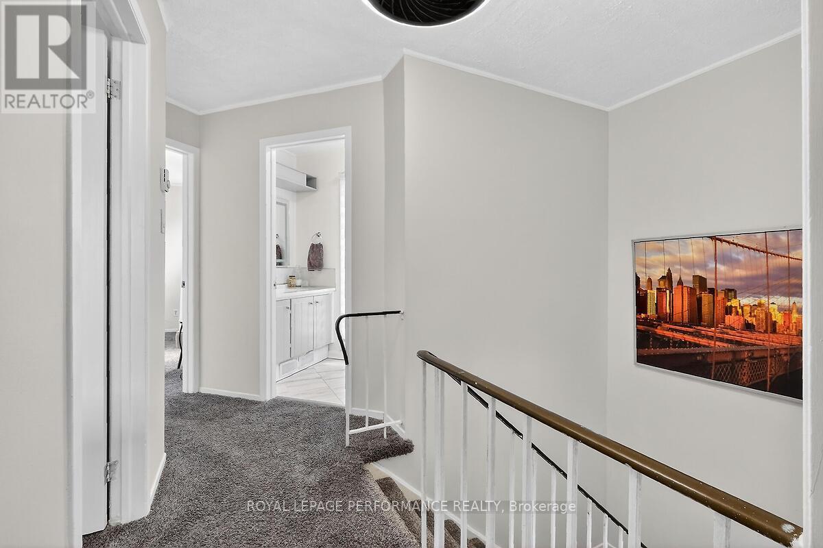 42 Compata Way, Ottawa, ON - Indoor Photo Showing Other Room