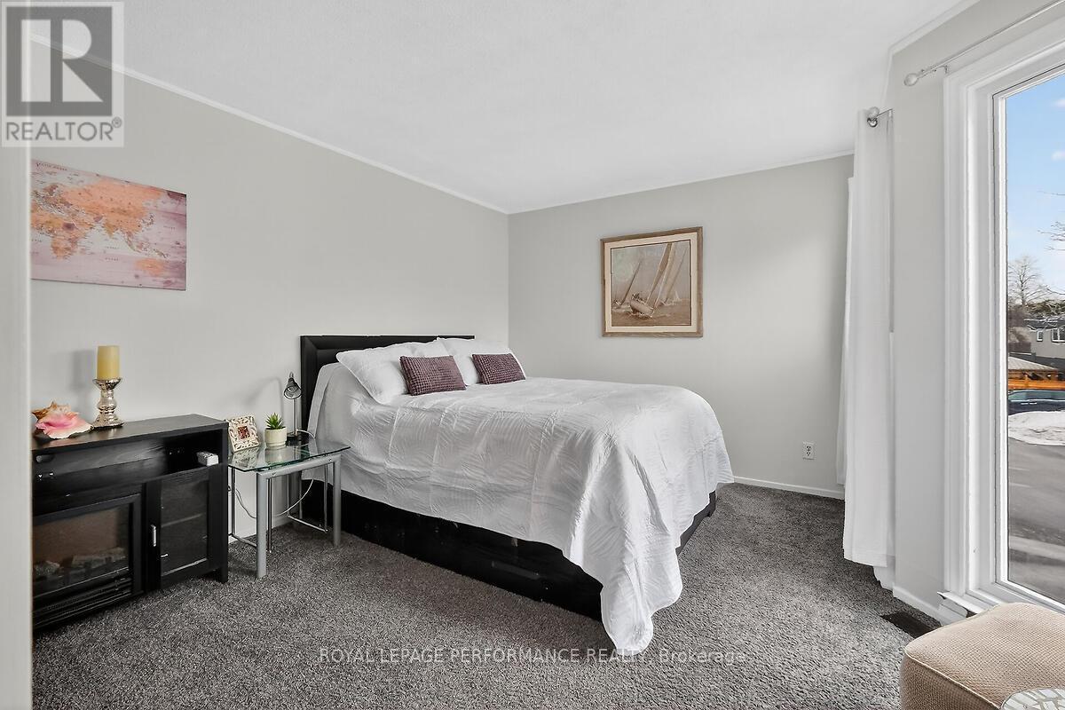 42 Compata Way, Ottawa, ON - Indoor Photo Showing Bedroom