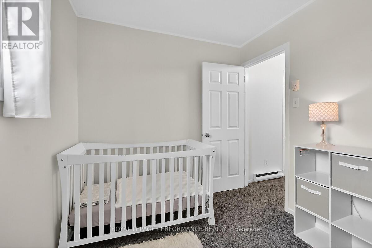 42 Compata Way, Ottawa, ON - Indoor Photo Showing Bedroom