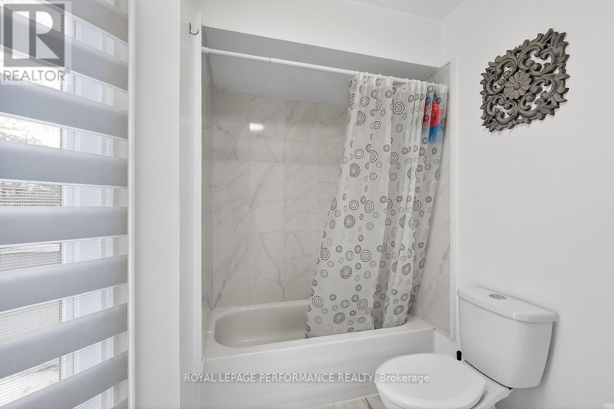 42 Compata Way, Ottawa, ON - Indoor Photo Showing Bathroom