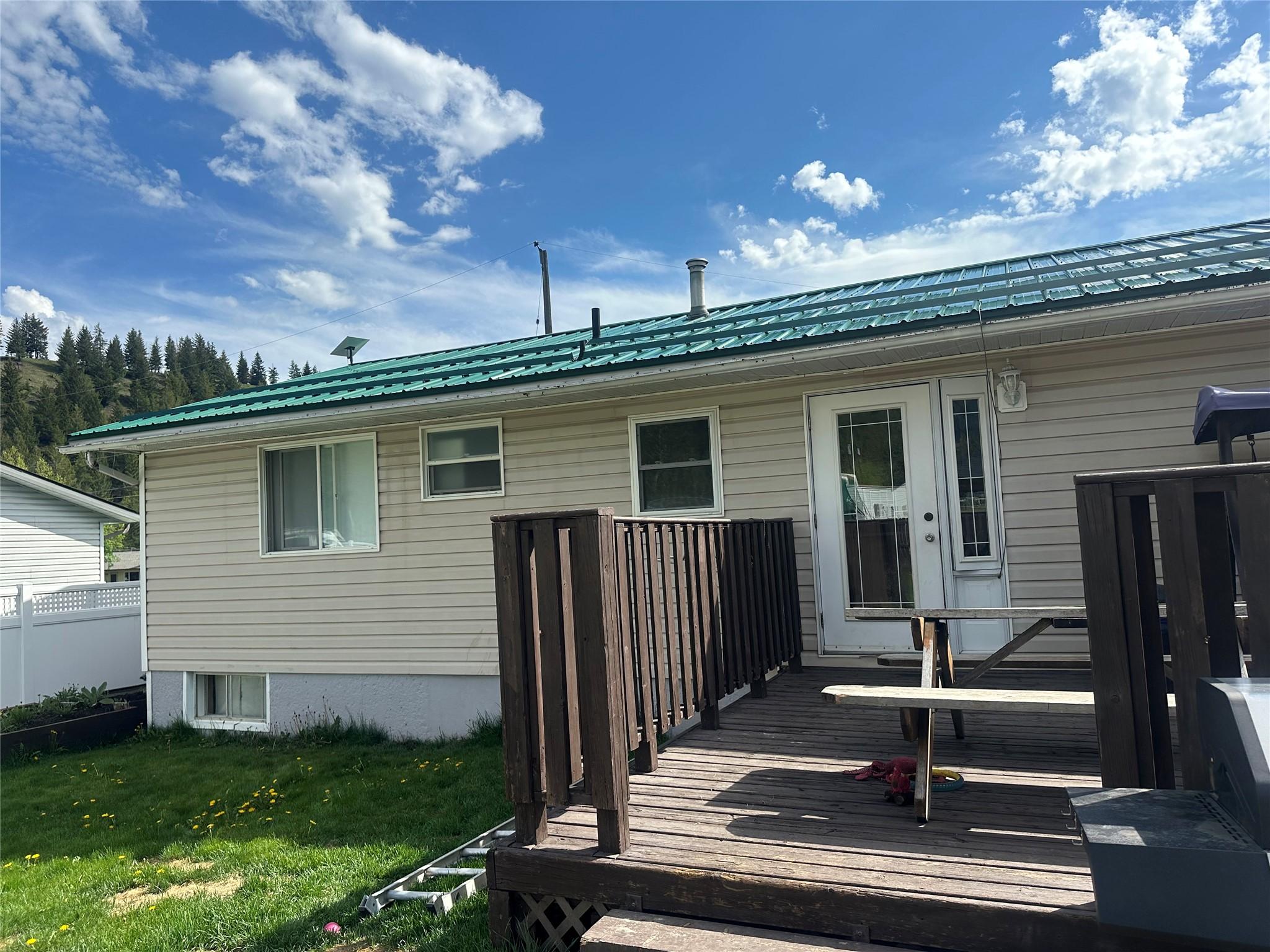 1383 Needles Crescent, Elkford, BC