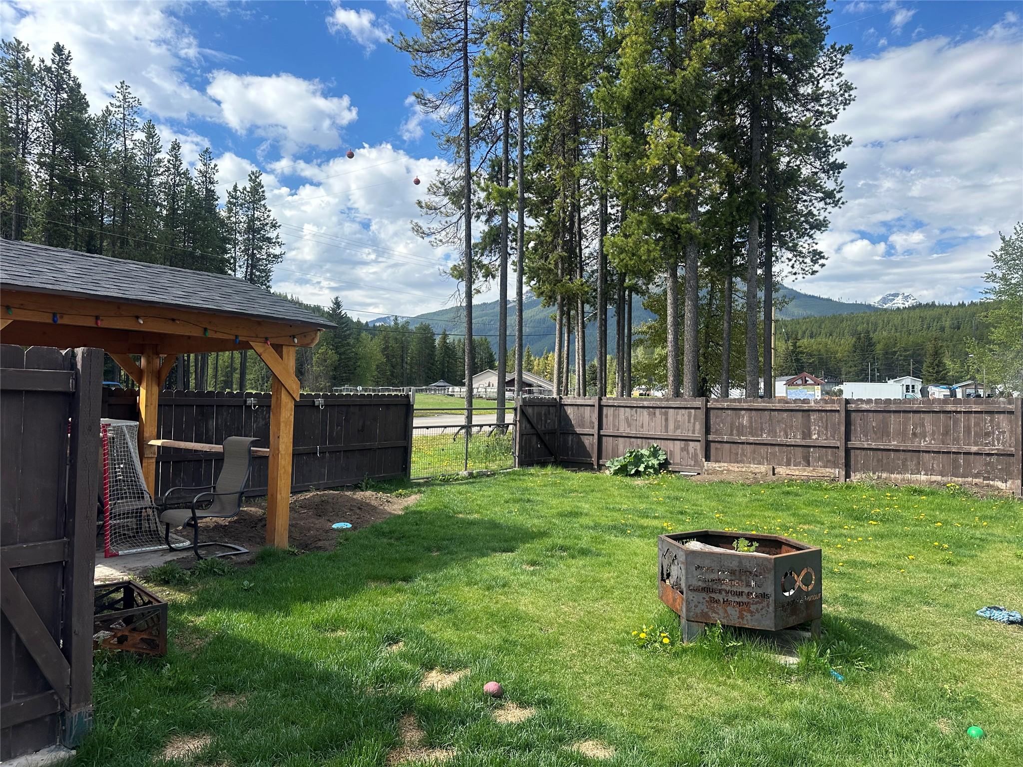 1383 Needles Crescent, Elkford, BC