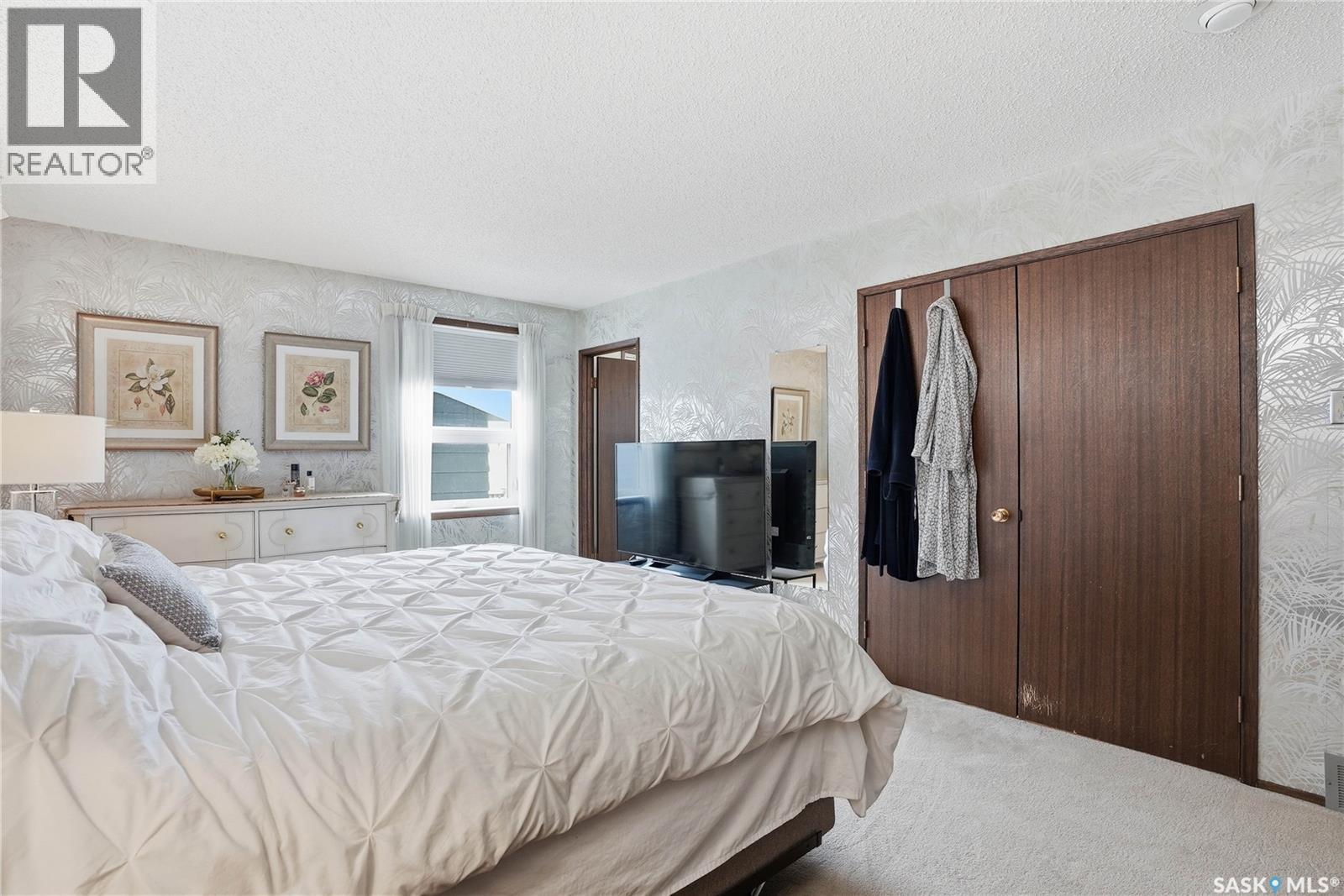 743 Coppermine Crescent, Saskatoon, SK - Indoor Photo Showing Bedroom