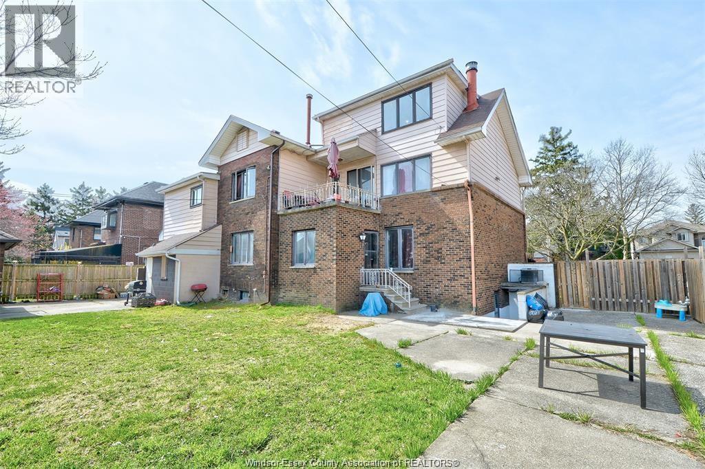 2268 Victoria, Windsor, ON - Outdoor