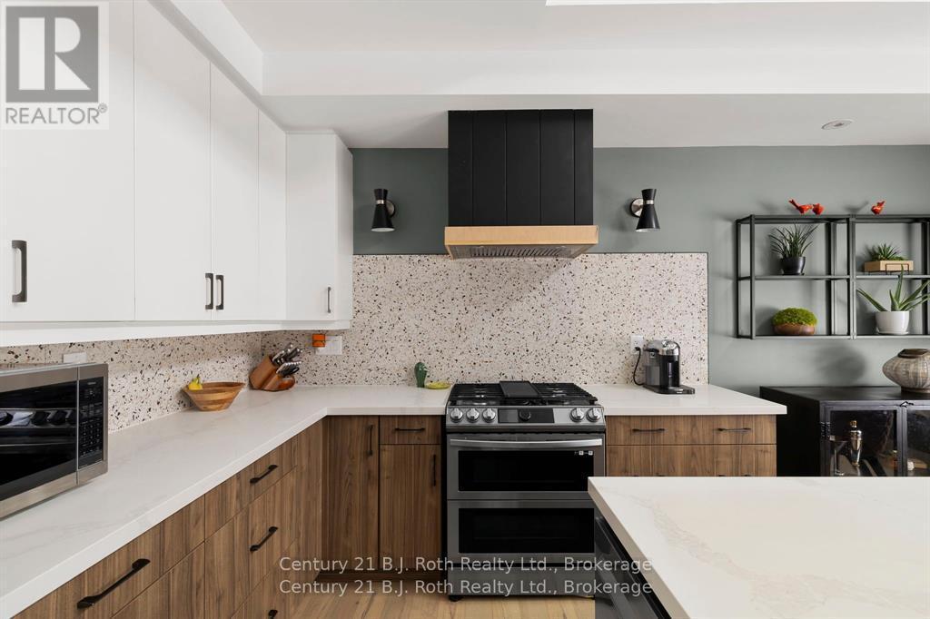 34 Ruby Crescent, Orillia, ON - Indoor Photo Showing Kitchen