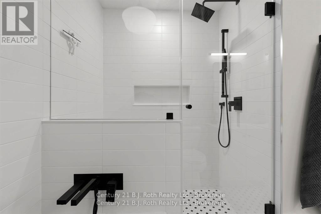 34 Ruby Crescent, Orillia, ON - Indoor Photo Showing Bathroom