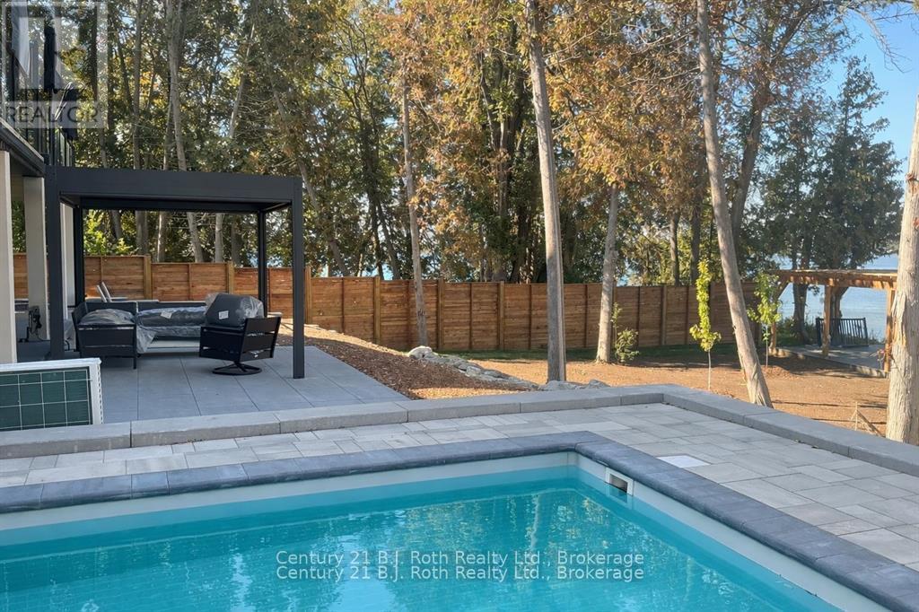 pool at clubhouse - 34 Ruby Crescent, Orillia, ON - Outdoor