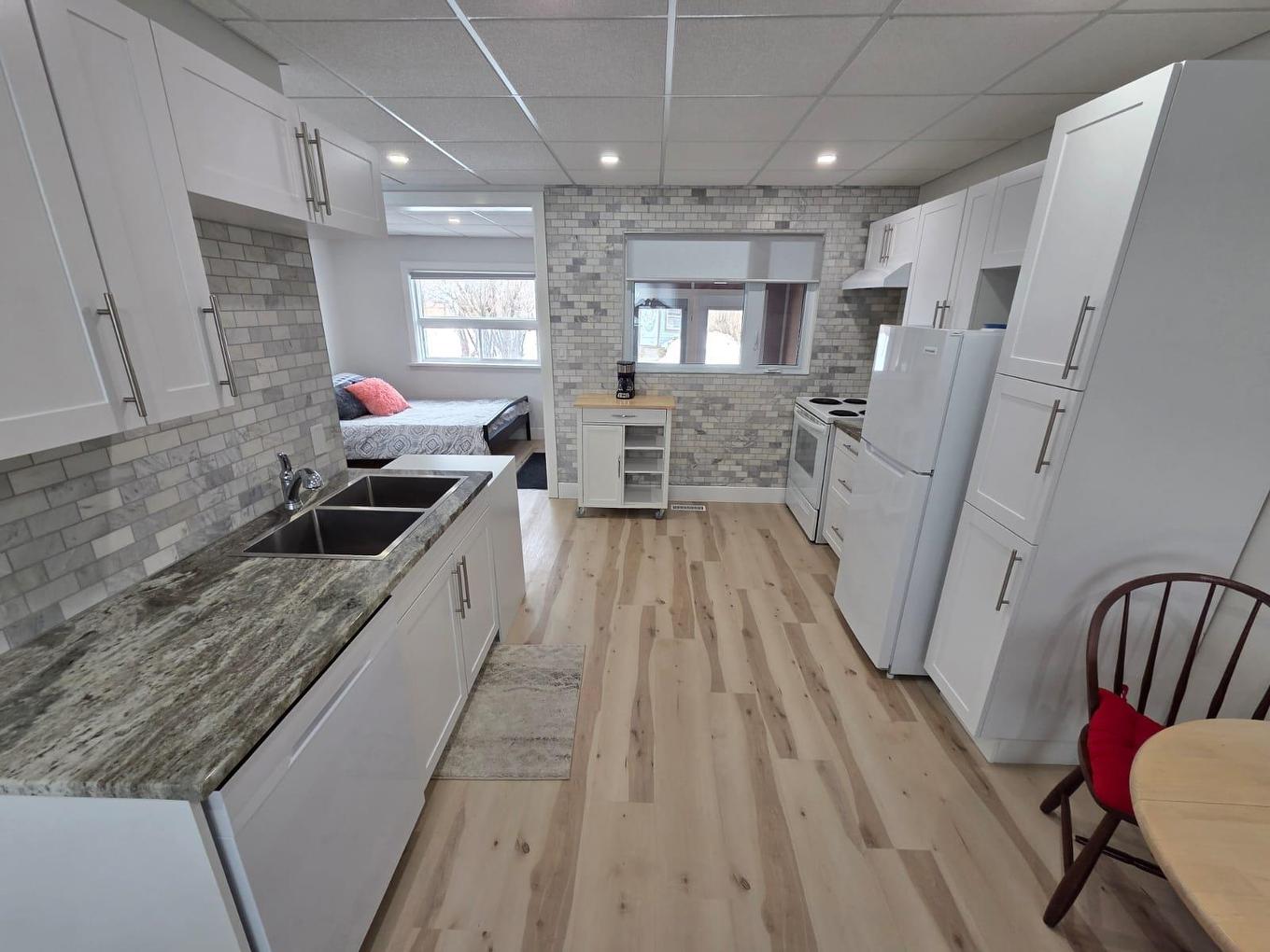 84 Machar Ave, Thunder Bay, ON