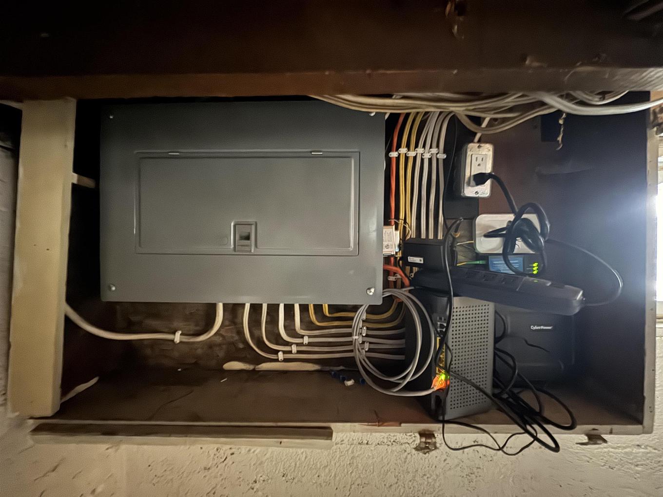 84 Machar Ave, Thunder Bay, ON