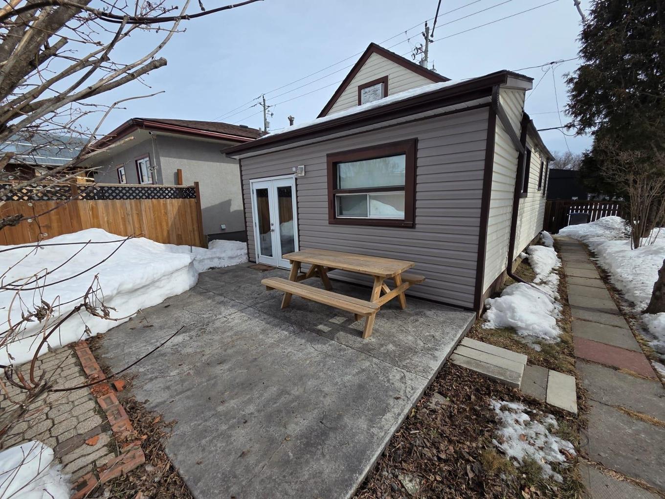 84 Machar Ave, Thunder Bay, ON