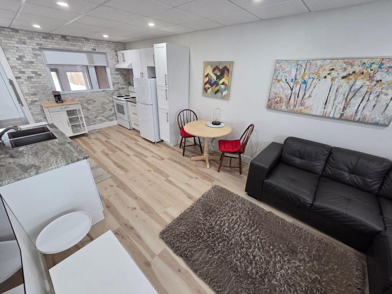 84 Machar Ave, Thunder Bay, ON