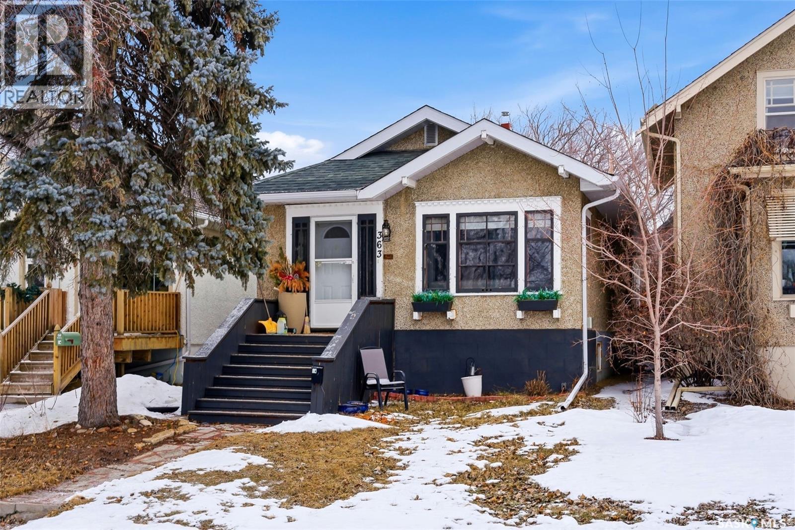 363 Leopold Crescent, Regina, SK - Outdoor