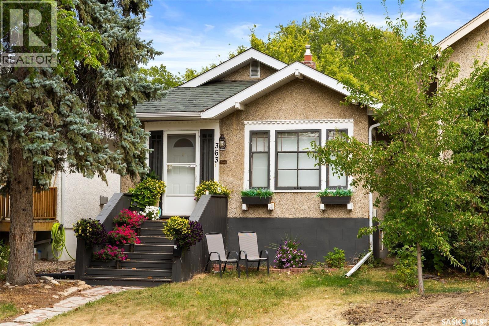 363 Leopold Crescent, Regina, SK - Outdoor
