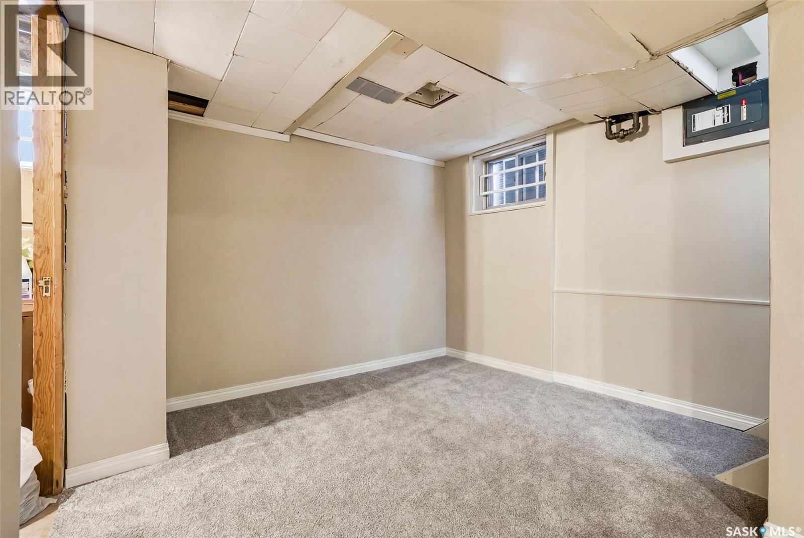 363 Leopold Crescent, Regina, SK - Indoor Photo Showing Other Room