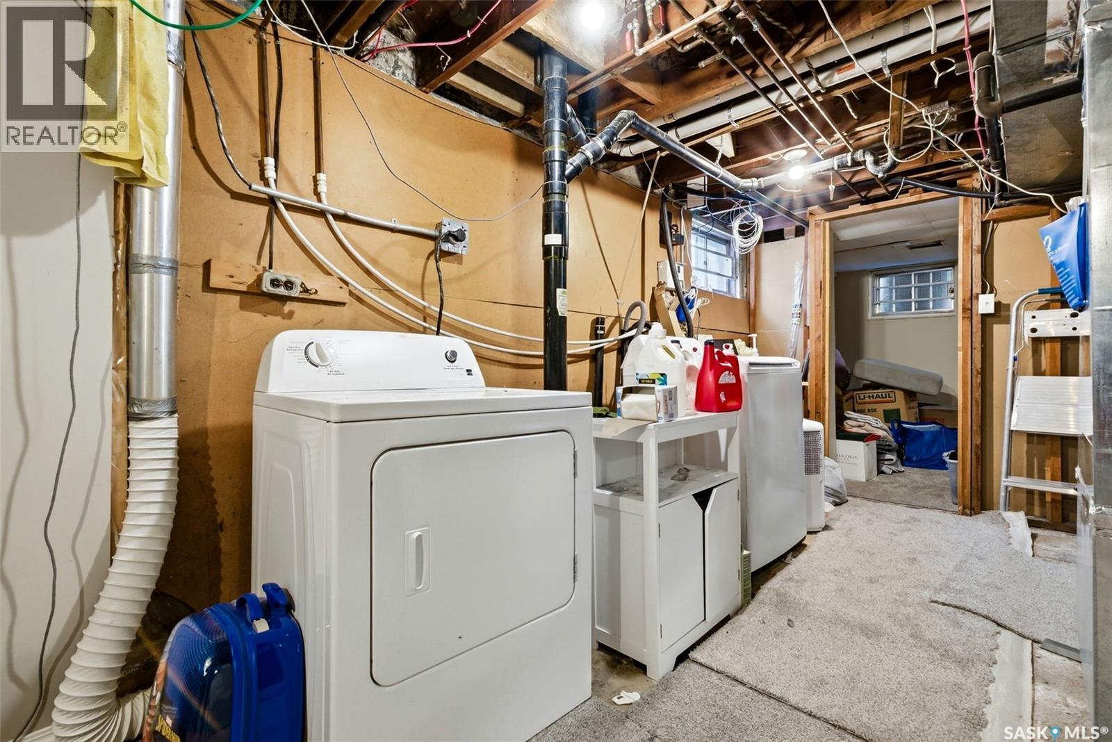 363 Leopold Crescent, Regina, SK - Indoor Photo Showing Laundry Room