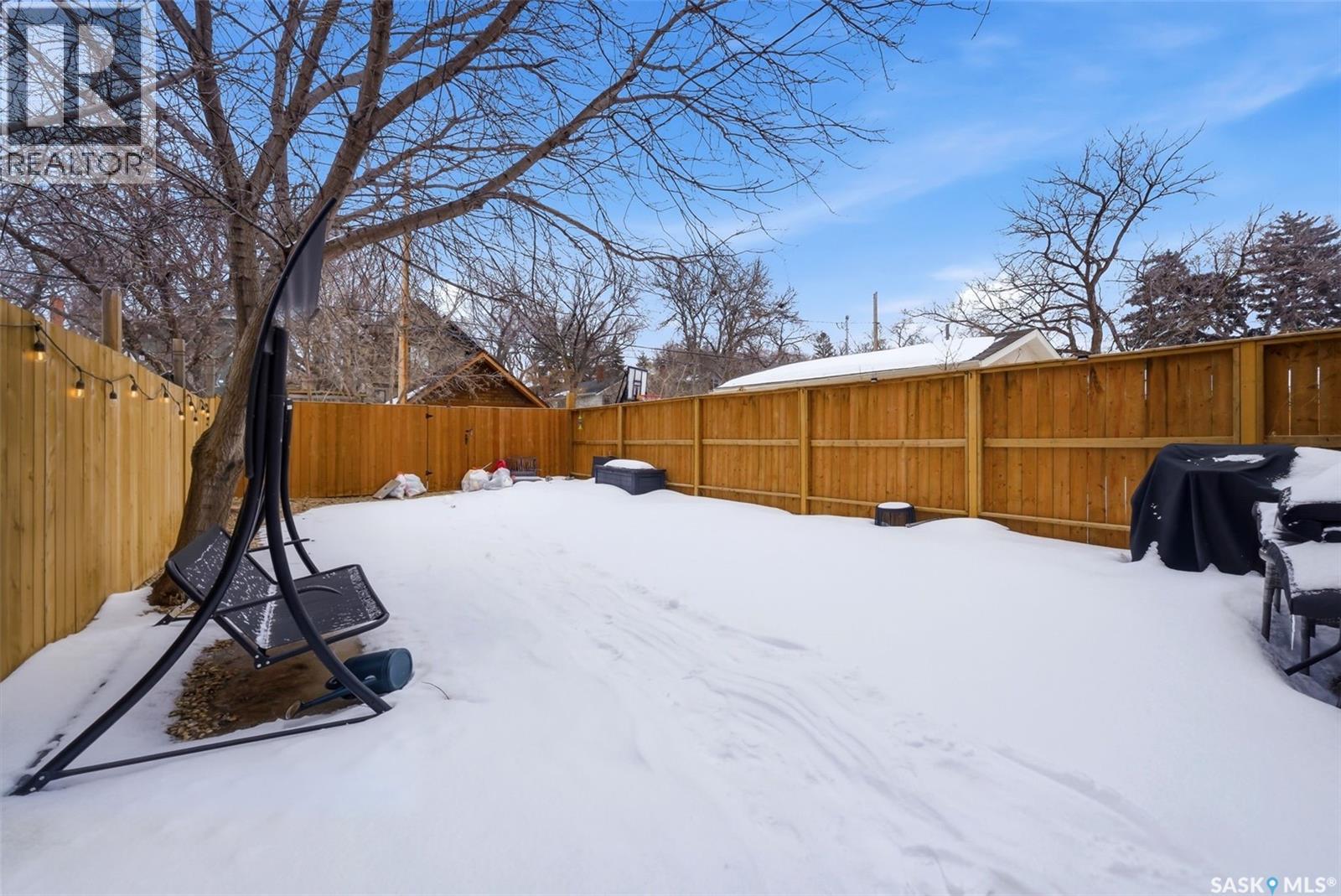363 Leopold Crescent, Regina, SK - Outdoor