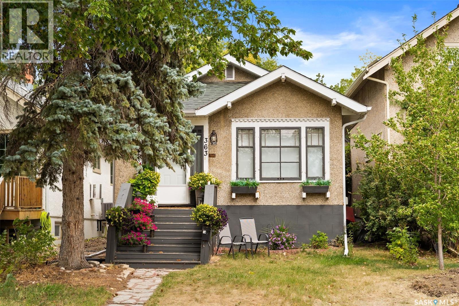 363 Leopold Crescent, Regina, SK - Outdoor