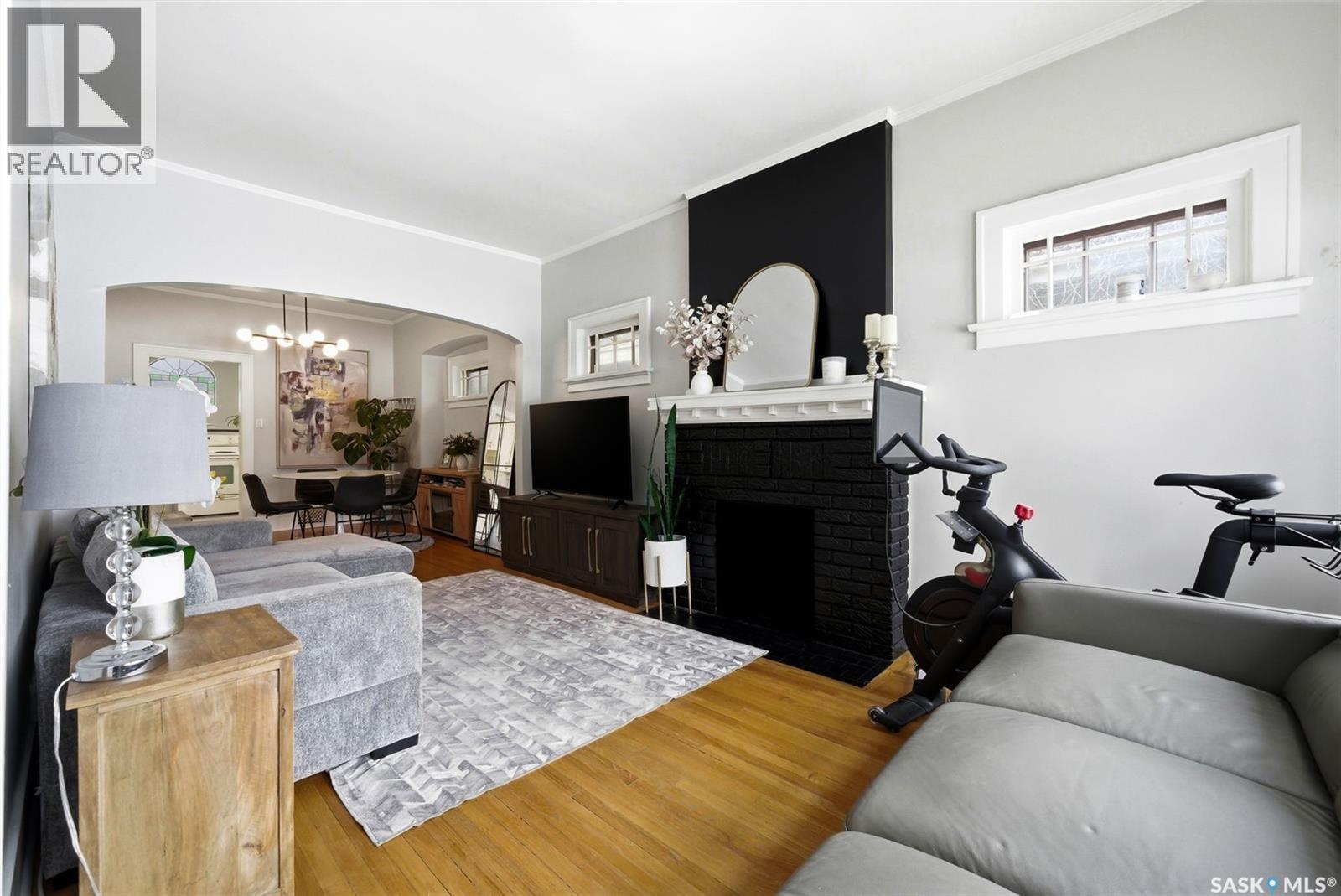 363 Leopold Crescent, Regina, SK - Indoor