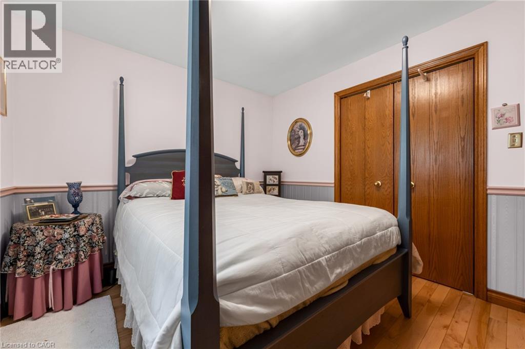 9 Valley Road, St. Catharines, ON - Indoor Photo Showing Bedroom