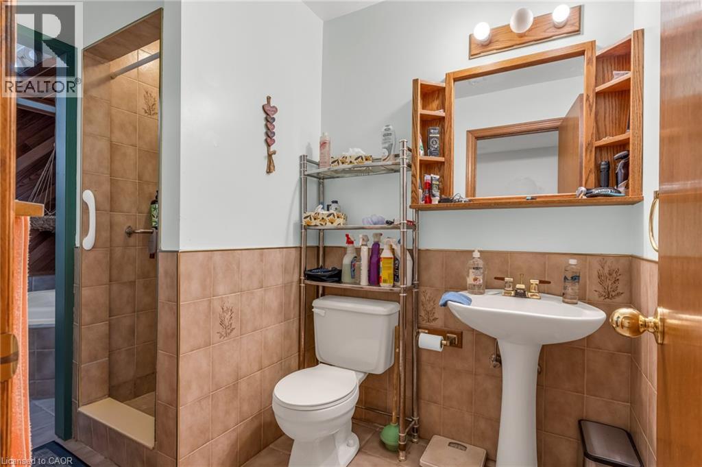 9 Valley Road, St. Catharines, ON - Indoor Photo Showing Bathroom