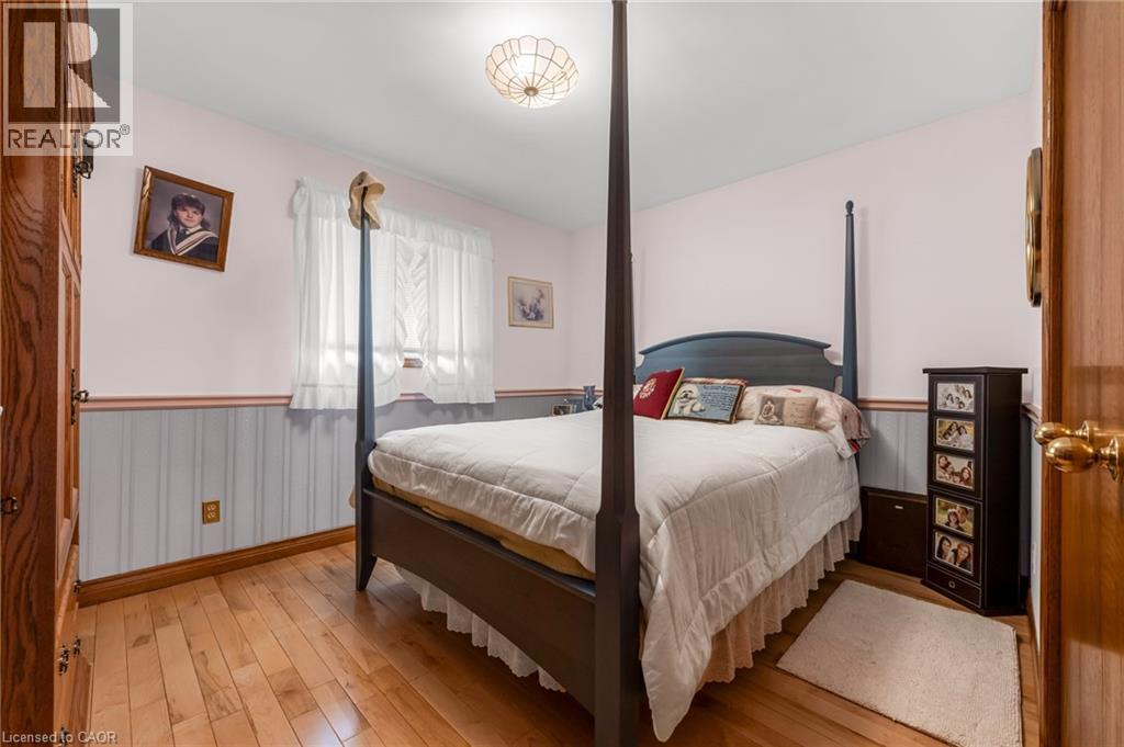 9 Valley Road, St. Catharines, ON - Indoor Photo Showing Bedroom