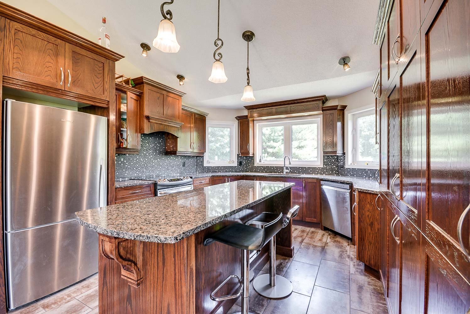 Cuisine - 1263 Boul. Hurtubise, Gatineau (Gatineau), QC - Indoor Photo Showing Kitchen With Upgraded Kitchen
