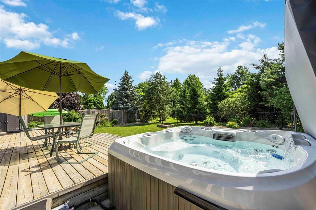 809 Second Crescent, Plympton-Wyoming, ON