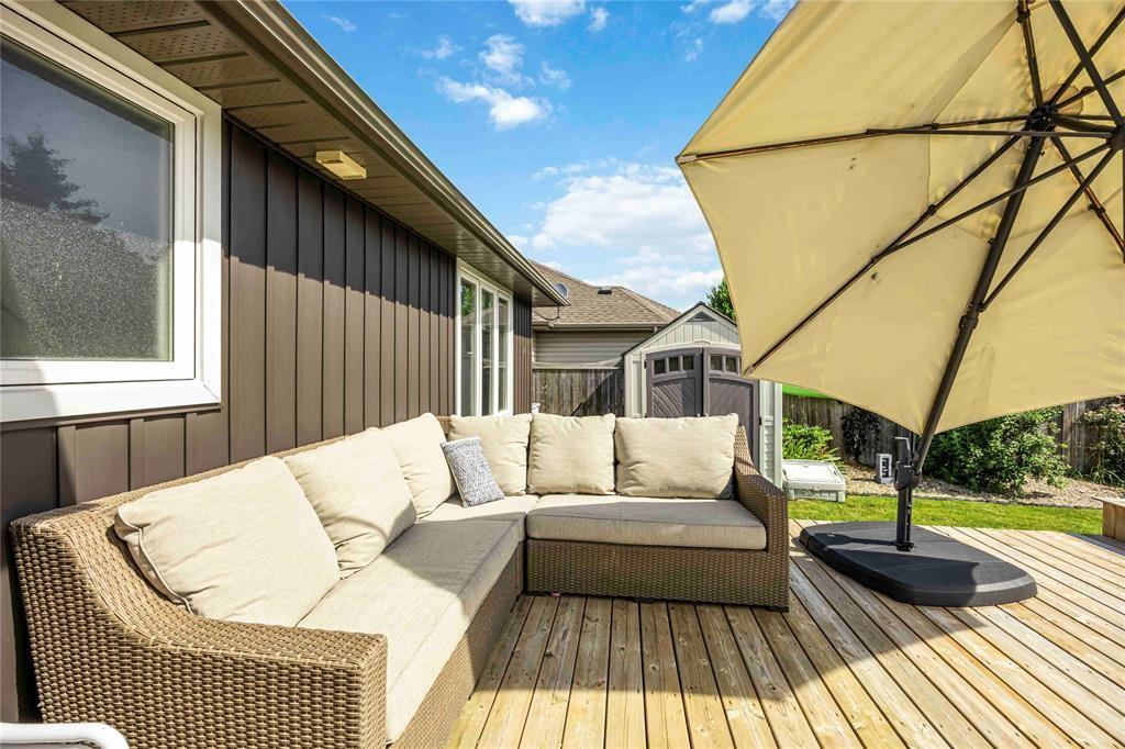 809 Second Crescent, Plympton-Wyoming, ON