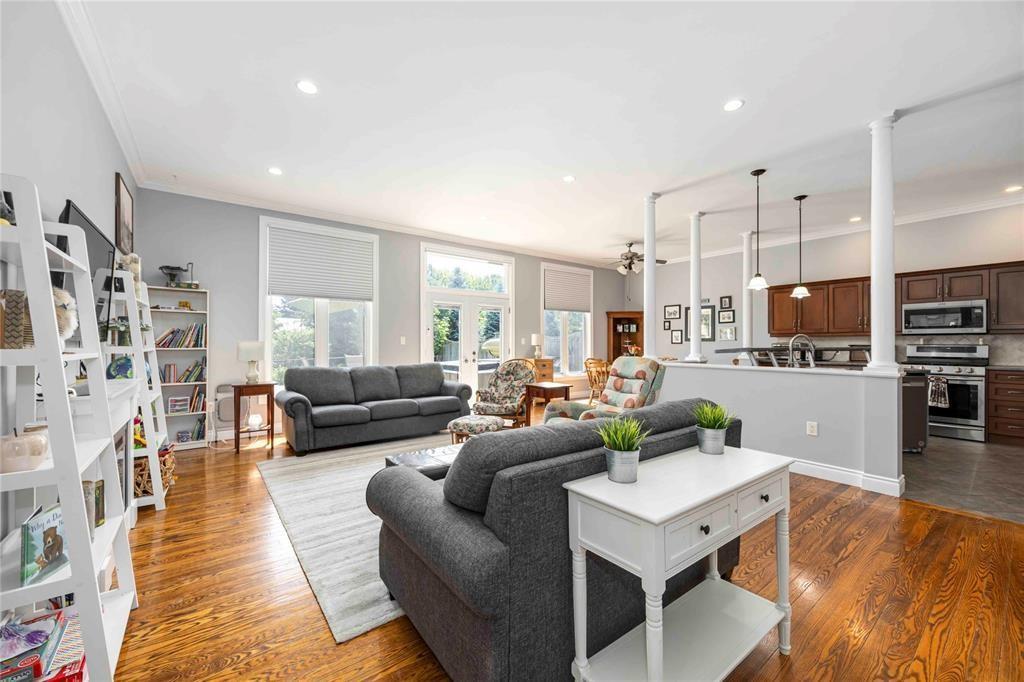 809 Second Crescent, Plympton-Wyoming, ON