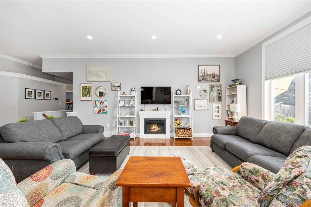 809 Second Crescent, Plympton-Wyoming, ON