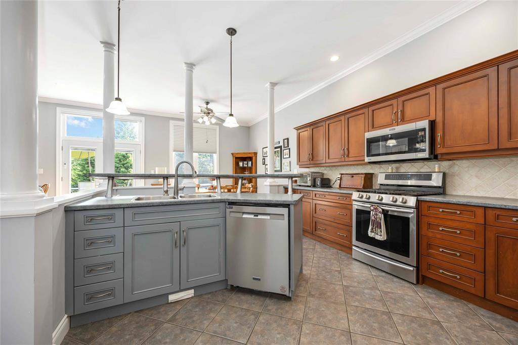 809 Second Crescent, Plympton-Wyoming, ON