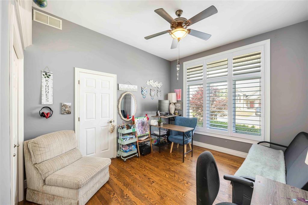 809 Second Crescent, Plympton-Wyoming, ON