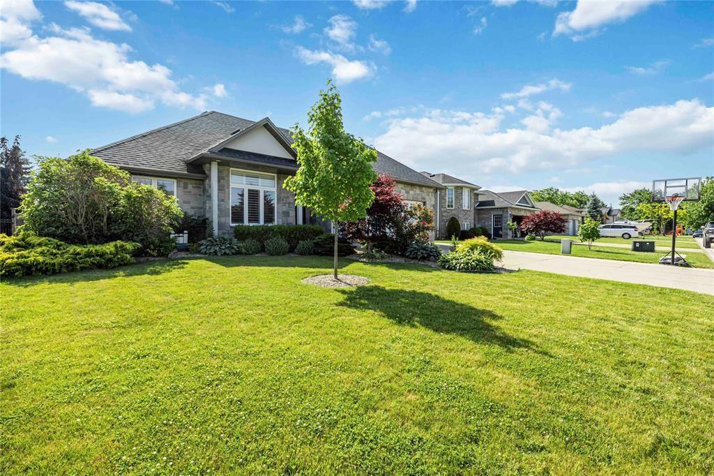 809 Second Crescent, Plympton-Wyoming, ON