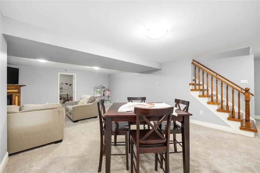 809 Second Crescent, Plympton-Wyoming, ON