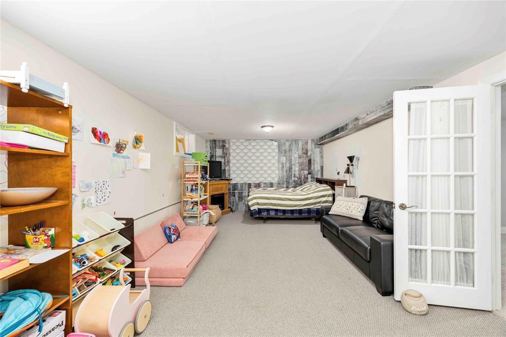 809 Second Crescent, Plympton-Wyoming, ON