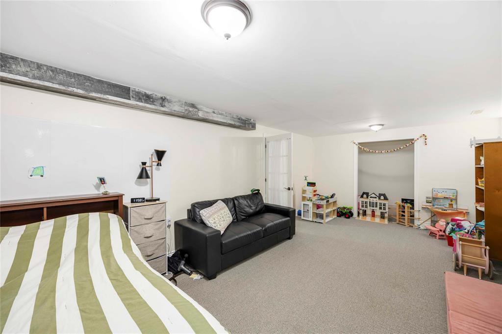 809 Second Crescent, Plympton-Wyoming, ON