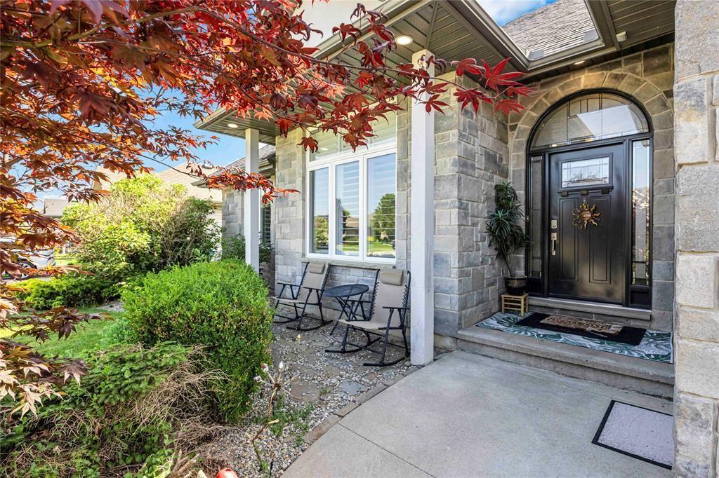 809 Second Crescent, Plympton-Wyoming, ON