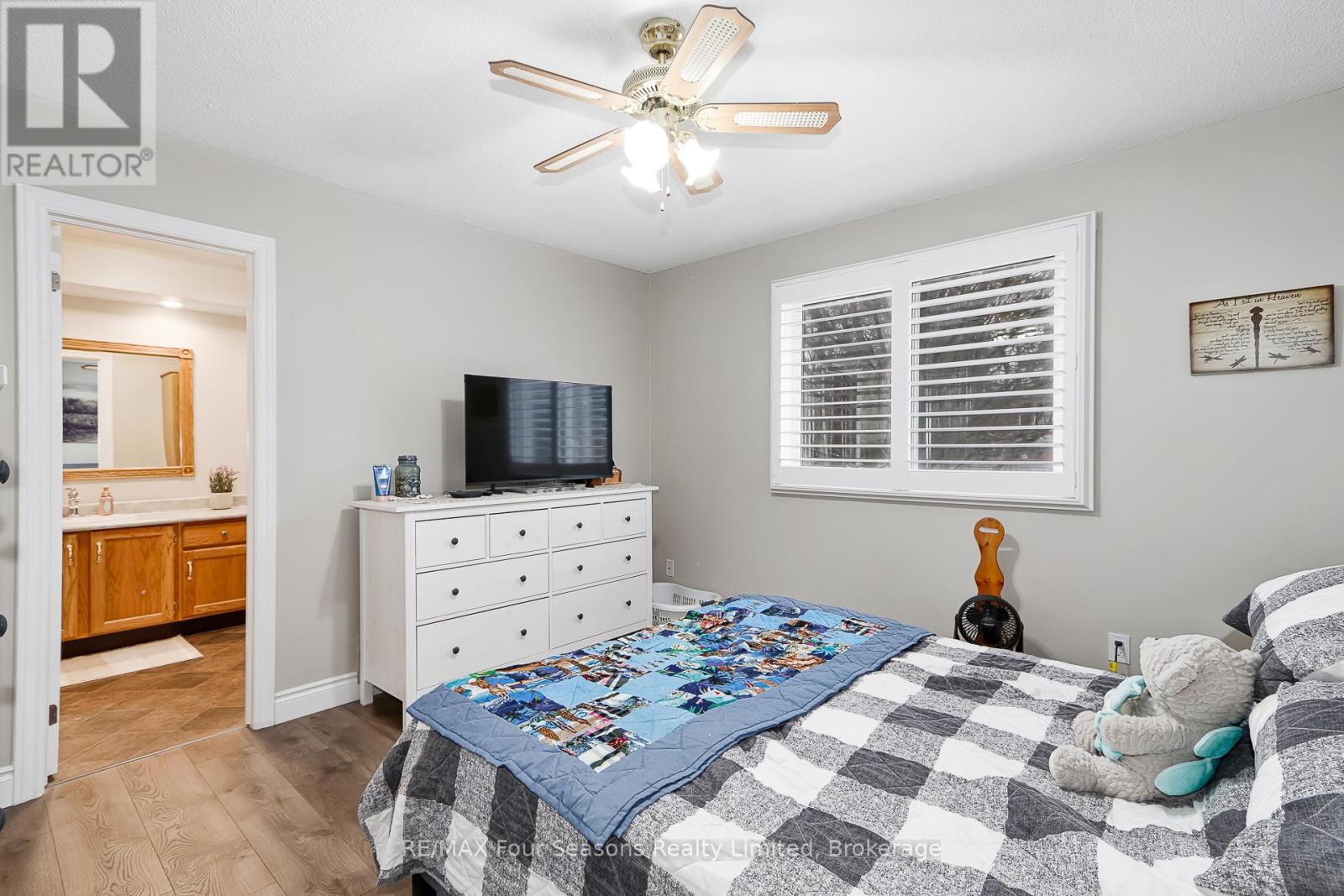 218 Datas Drive, Clearview (Stayner), ON - Indoor Photo Showing Bedroom