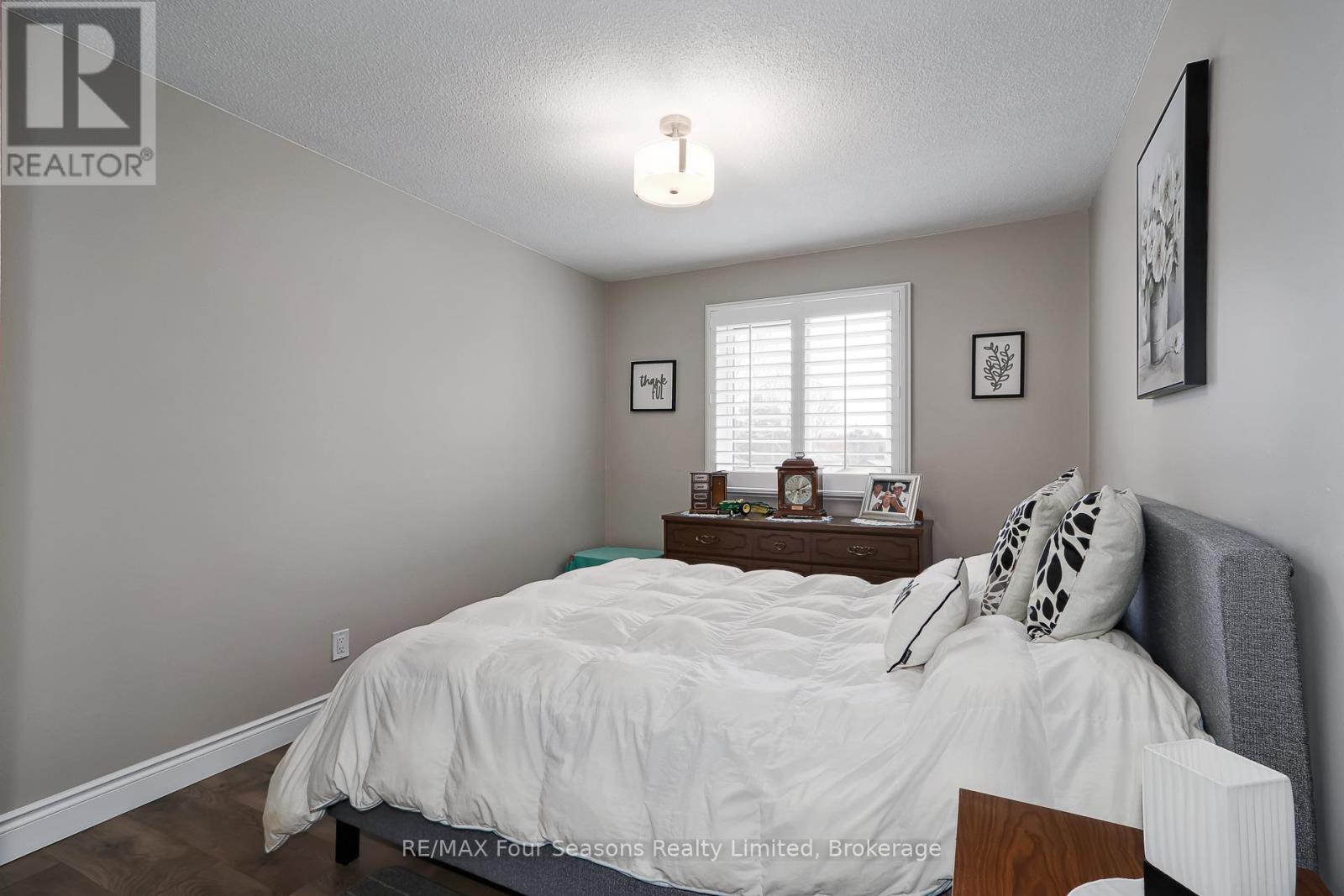 218 Datas Drive, Clearview (Stayner), ON - Indoor Photo Showing Bedroom