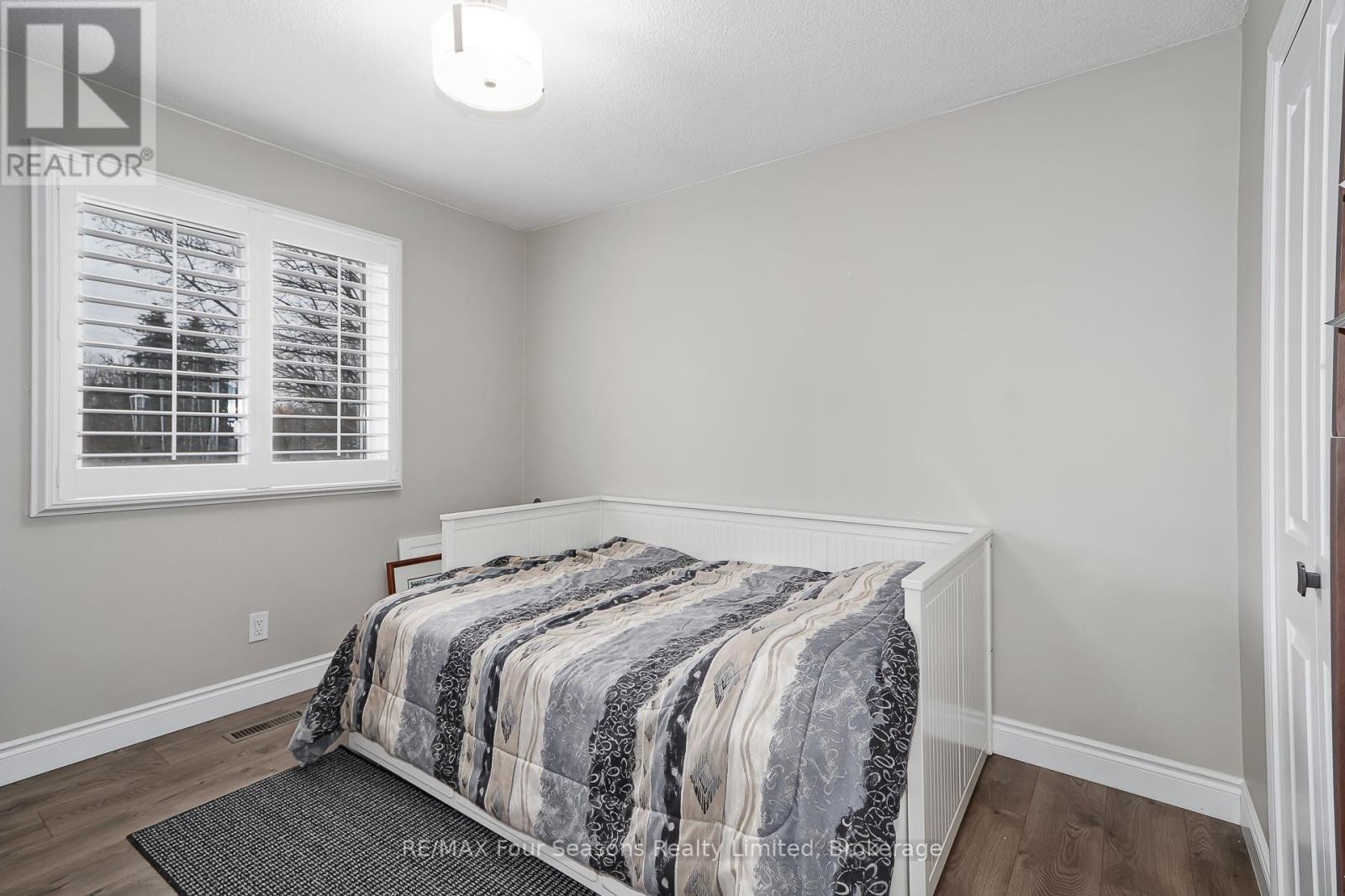218 Datas Drive, Clearview (Stayner), ON - Indoor Photo Showing Bedroom
