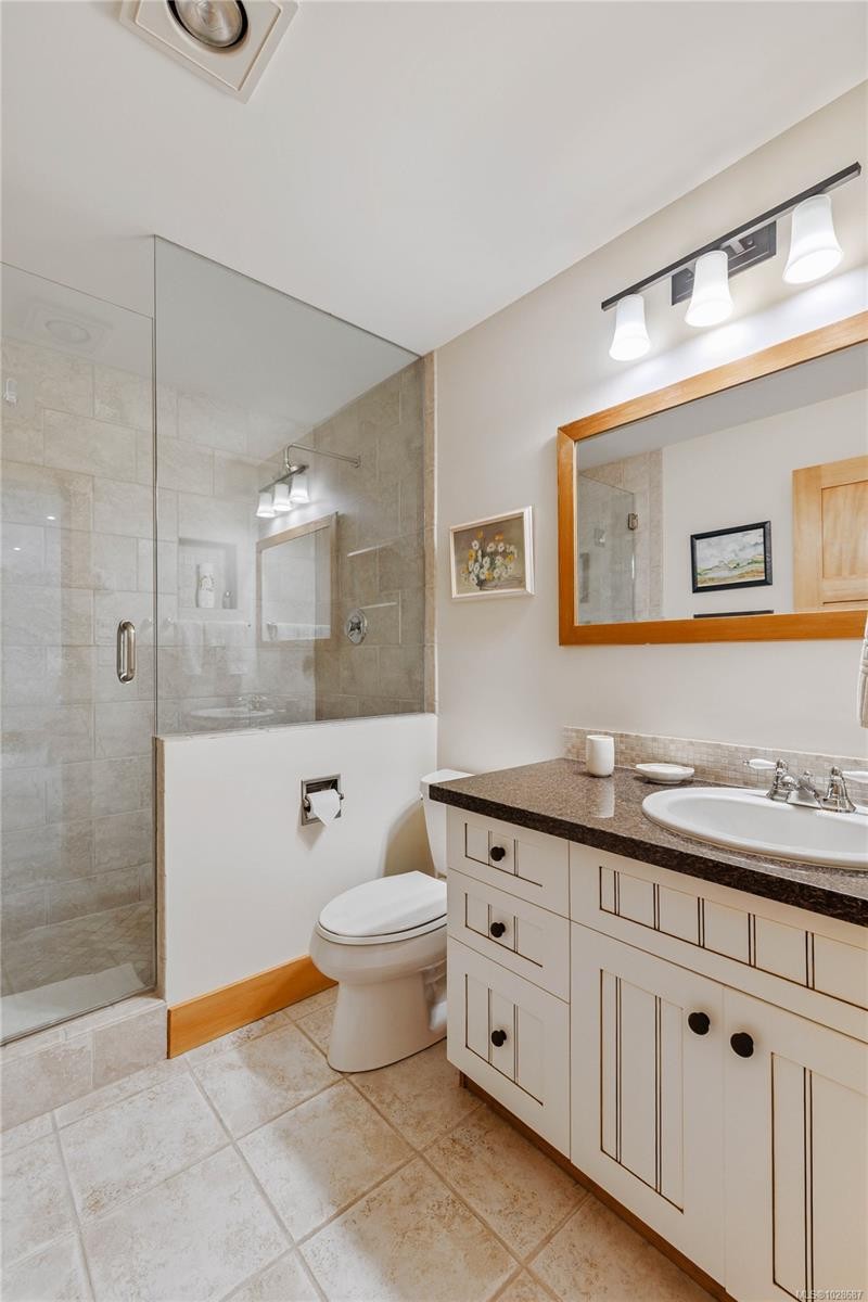 220 Scott Point Dr, Salt Spring, BC