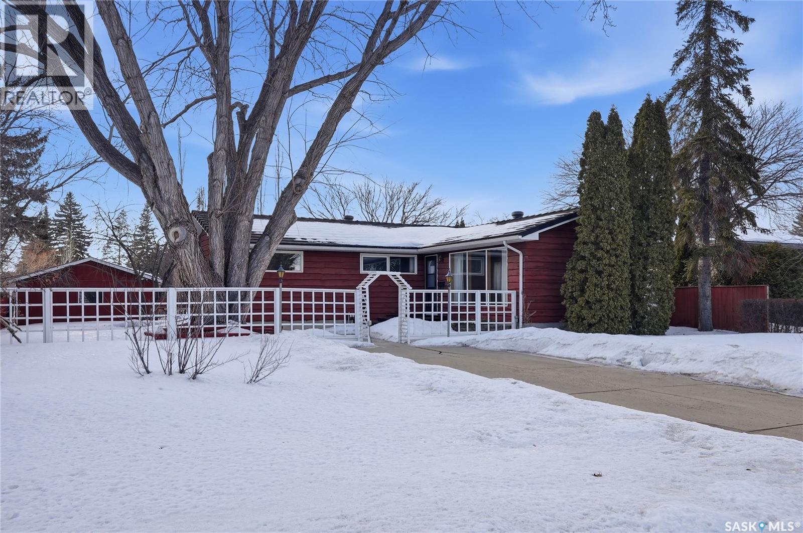 414 Preston Avenue S, Saskatoon, SK - Outdoor With Deck Patio Veranda
