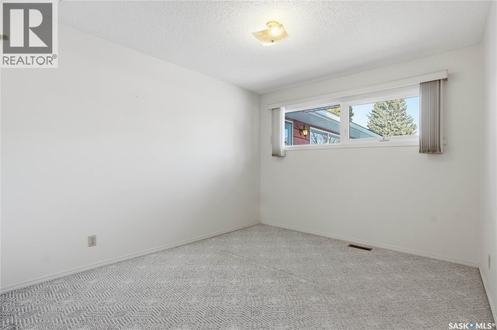 414 Preston Avenue S, Saskatoon, SK - Indoor Photo Showing Other Room