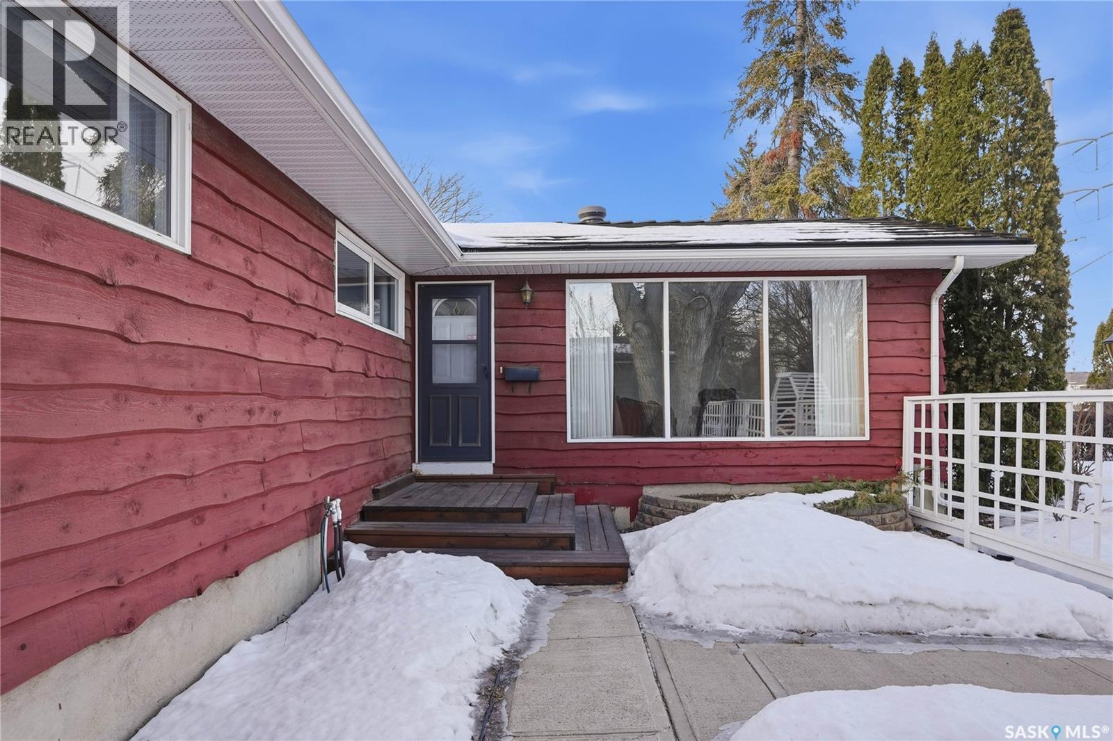 414 Preston Avenue S, Saskatoon, SK - Outdoor