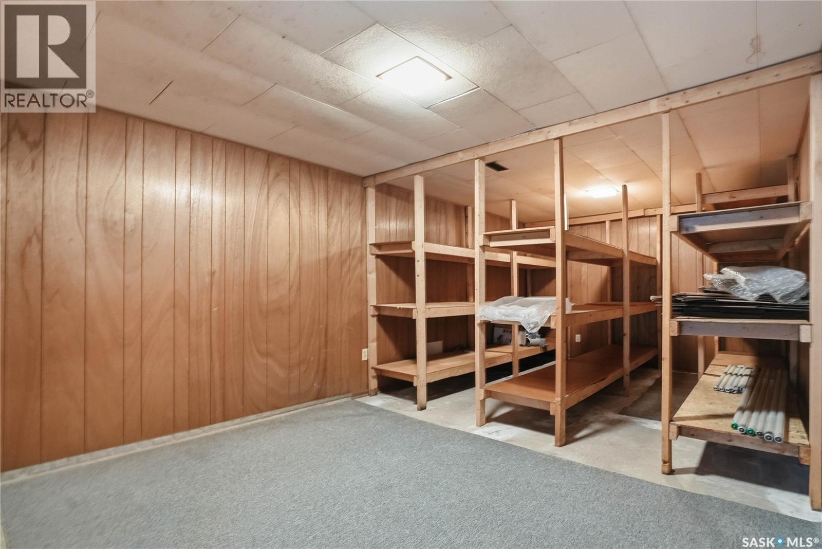 414 Preston Avenue S, Saskatoon, SK - Indoor