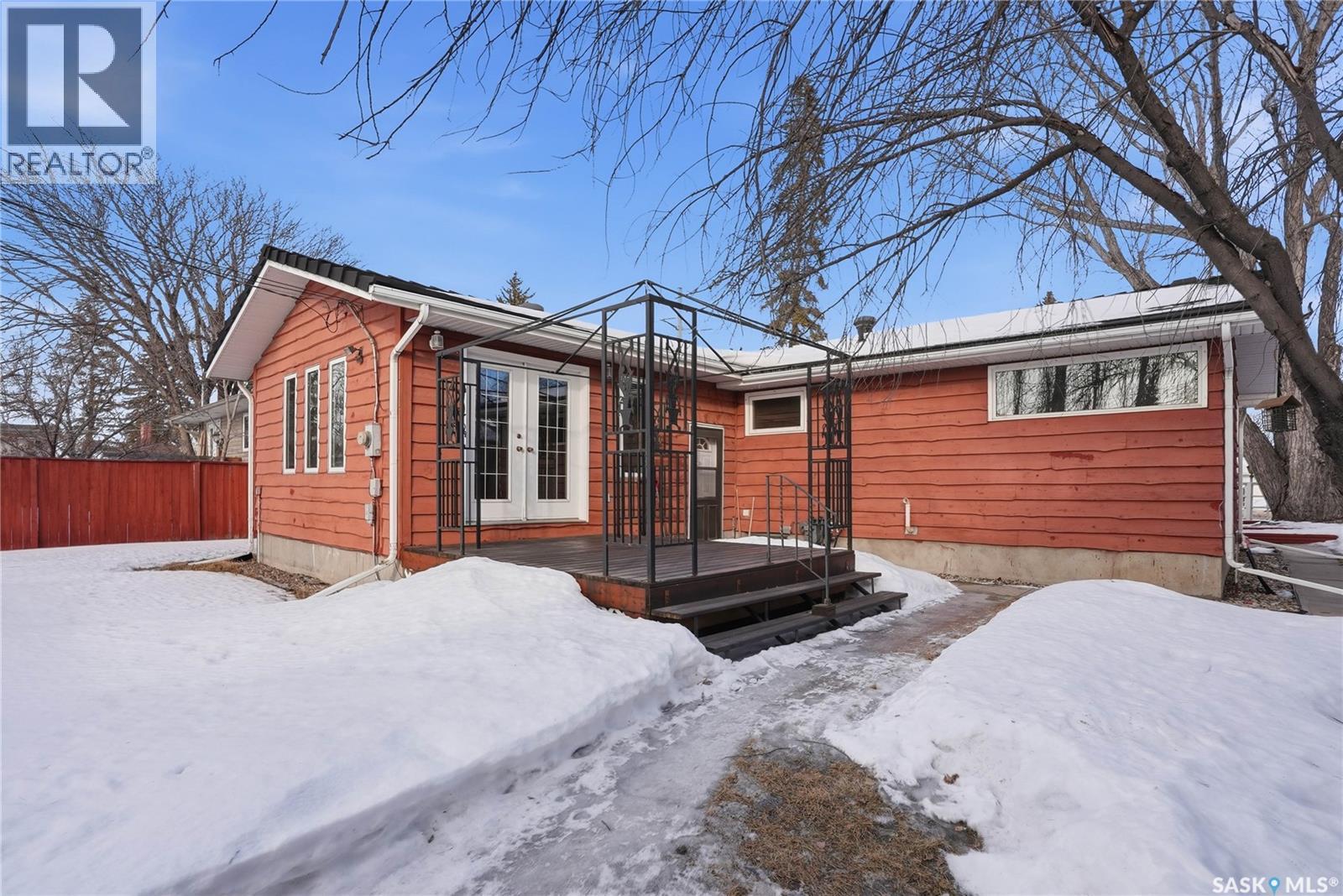 414 Preston Avenue S, Saskatoon, SK - Outdoor