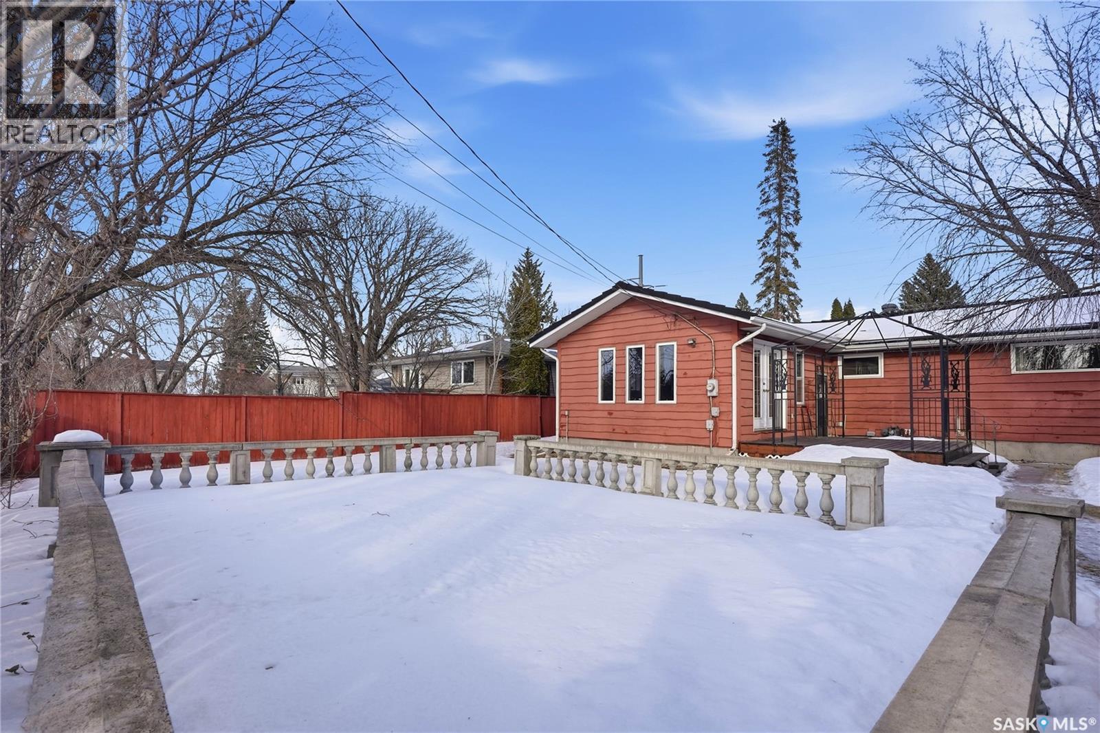 414 Preston Avenue S, Saskatoon, SK - Outdoor