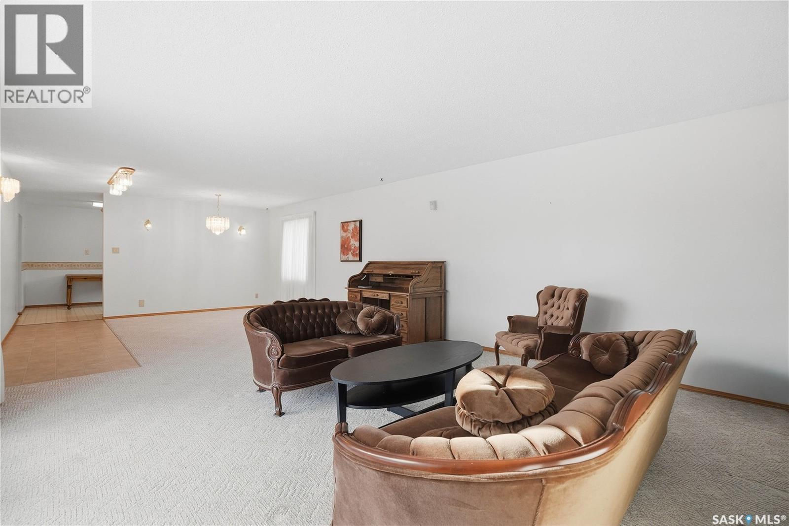 414 Preston Avenue S, Saskatoon, SK - Indoor